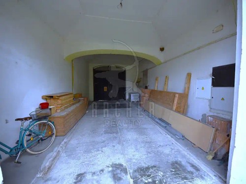 Prodej domu 454 m², pozemek 164 m²