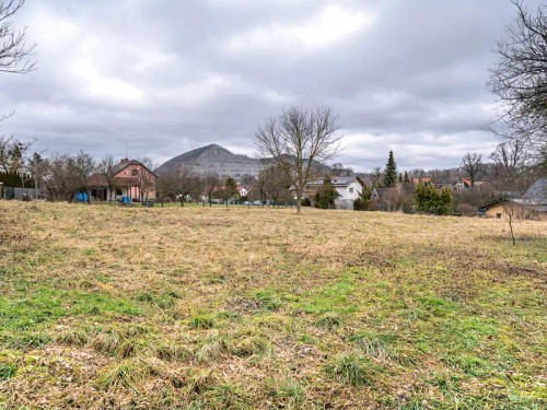 Prodej stavebního pozemku 2228 m²