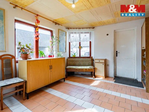 Prodej domu 350 m², pozemek 7949 m²