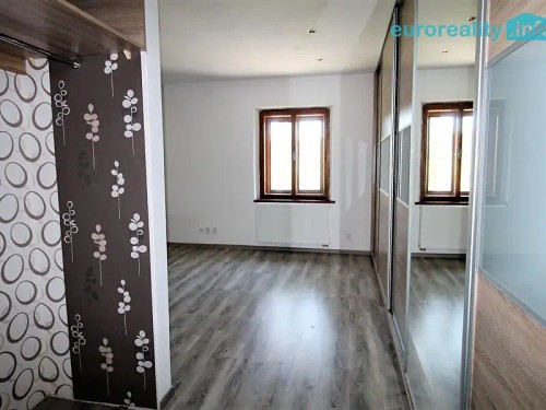 Prodej zemědělské usedlosti 389 m², pozemek 4007 m²