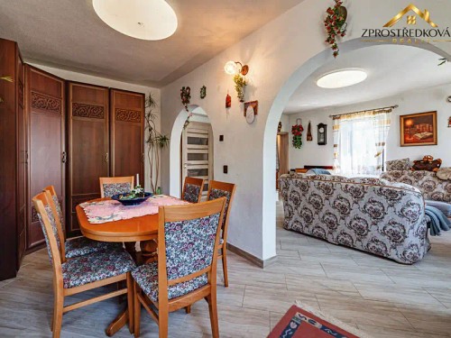 Prodej domu 258 m², pozemek 2807 m²