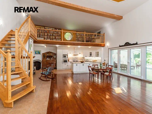 Prodej domu 786 m², pozemek 7338 m²