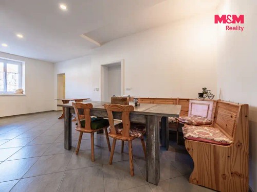 Prodej domu 225 m², pozemek 1397 m²