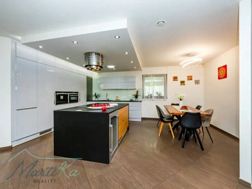 Prodej domu 220 m², pozemek 901 m²