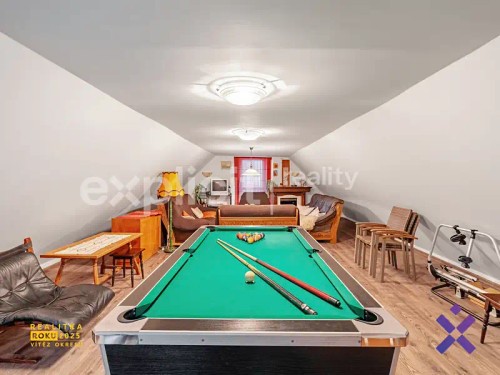 Prodej domu 234 m², pozemek 998 m²