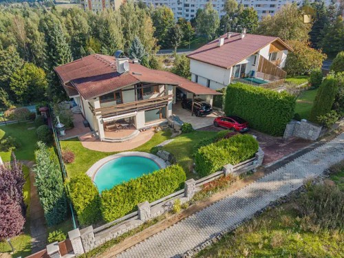 Prodej domu 331 m², pozemek 1512 m²