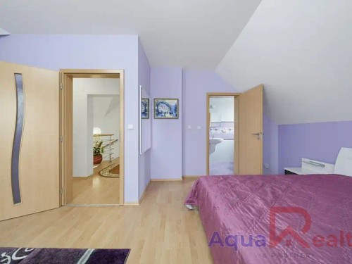 Prodej domu 206 m², pozemek 907 m²