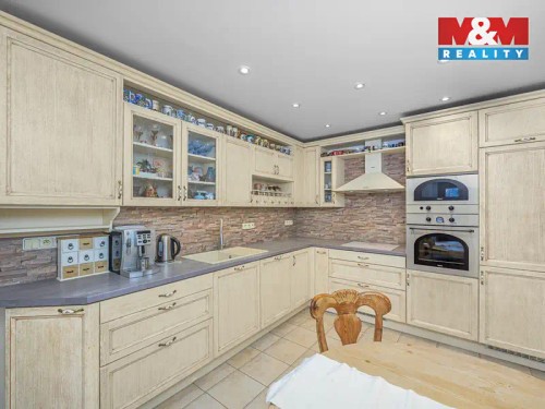 Prodej domu 186 m², pozemek 948 m²