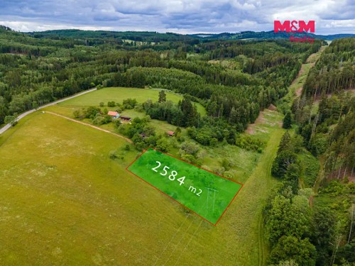 Prodej stavebního pozemku 2584 m²