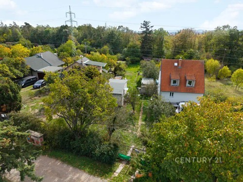 Prodej stavebního pozemku 1200 m²