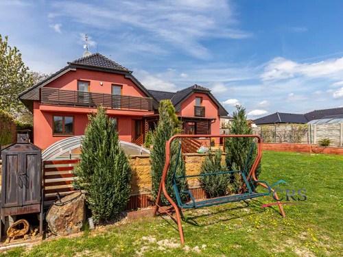 Prodej domu 240 m², pozemek 840 m²