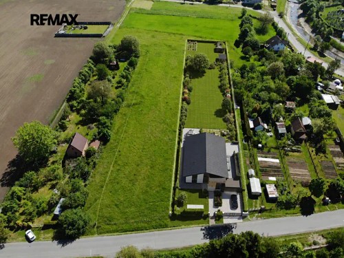 Prodej stavebního pozemku 1819 m²