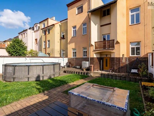 Prodej domu 330 m², pozemek 359 m²