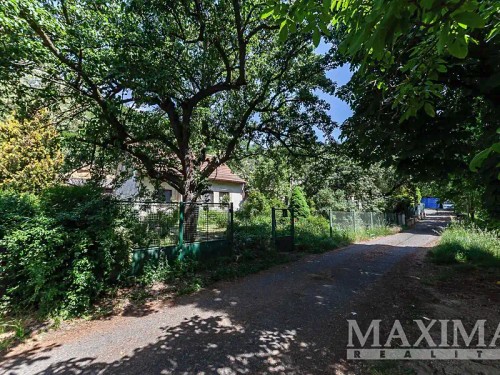 Prodej stavebního pozemku 1448 m²