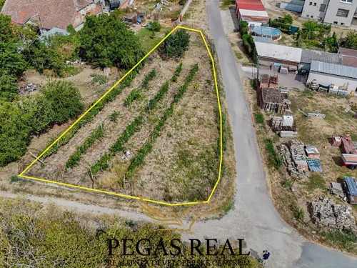Prodej stavebního pozemku 684 m²