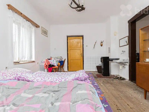 Prodej domu 950 m², pozemek 24944 m²