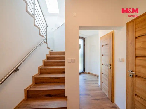 Prodej domu 275 m², pozemek 3832 m²