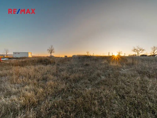 Prodej stavebního pozemku 1998 m²