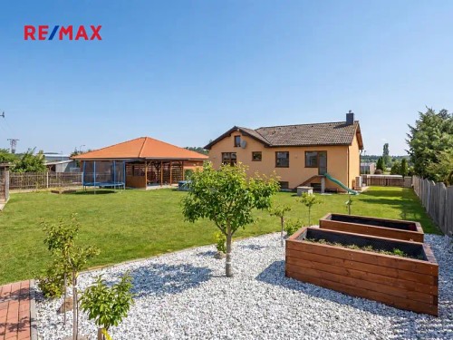 Prodej domu 204 m², pozemek 1006 m²