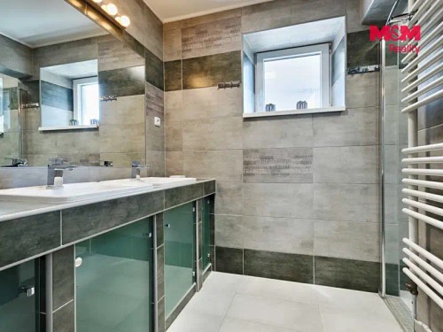 Prodej domu 303 m², pozemek 924 m²