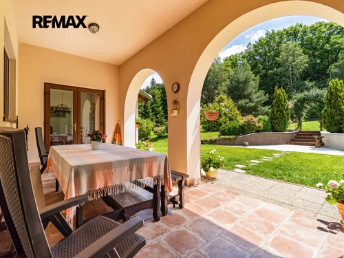 Prodej domu 652 m², pozemek 7174 m²