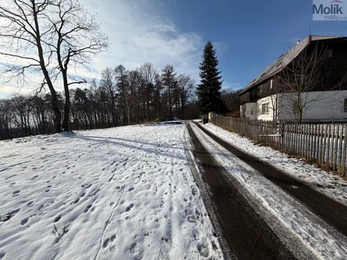 Prodej stavebního pozemku 2003 m²