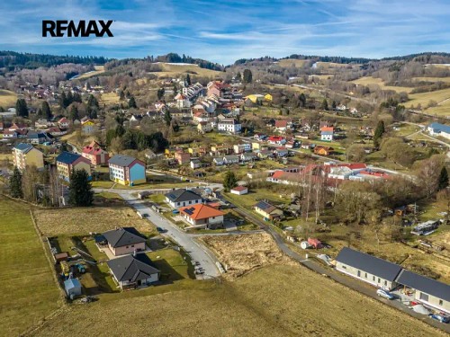 Prodej stavebního pozemku 988 m²