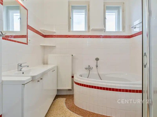 Prodaná  vila 312 m², pozemek 712 m²