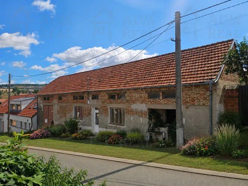 Prodej domu 370 m², pozemek 843 m²