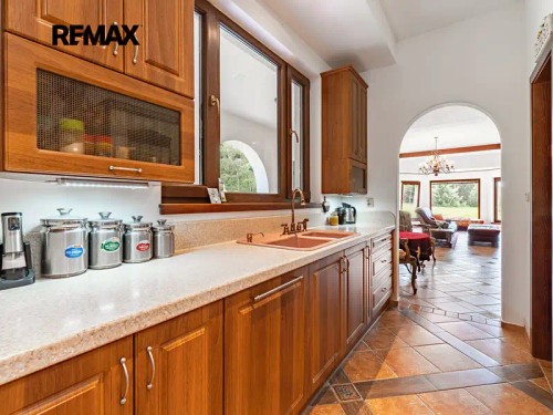 Prodej domu 652 m², pozemek 7174 m²