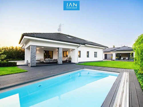 Prodej domu 385 m², pozemek 1560 m²