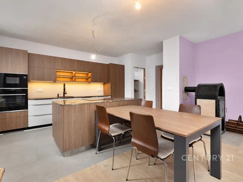 Prodej domu 232 m², pozemek 1199 m²