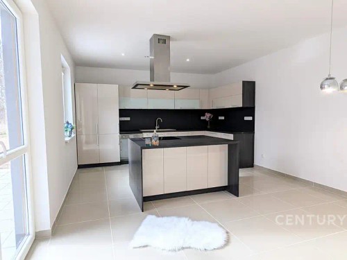 Prodej domu 320 m², pozemek 1686 m²