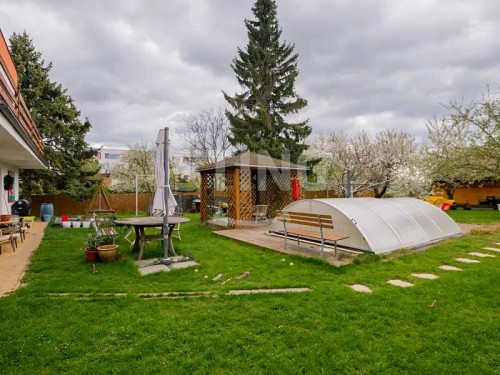 Prodej domu 187 m², pozemek 1135 m²