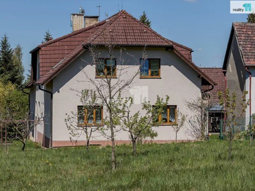 Prodej domu 200 m², pozemek 6424 m²