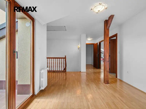 Prodej domu 570 m², pozemek 1464 m²