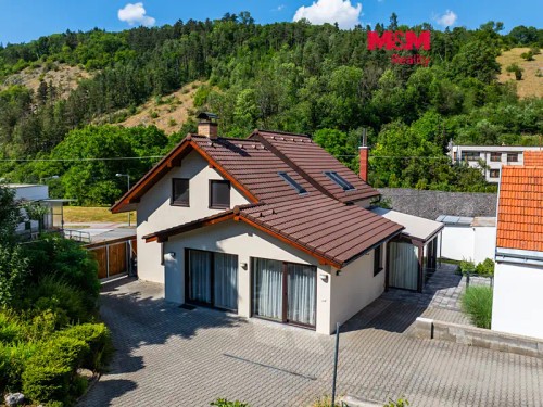 Prodej domu 275 m², pozemek 3832 m²