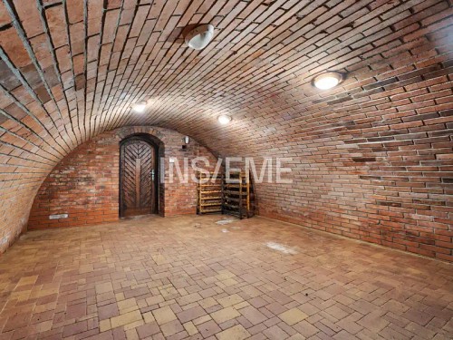 Prodej domu 329 m², pozemek 2002 m²