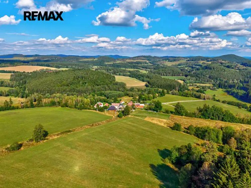 Prodej stavebního pozemku 1749 m²