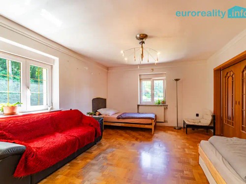 Prodej domu 210 m², pozemek 1068 m²