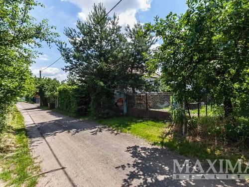 Prodej stavebního pozemku 890 m²