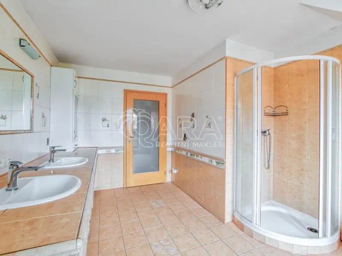 Prodej domu 233 m², pozemek 885 m²