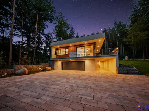 Prodej vily 265 m², pozemek 1811 m²