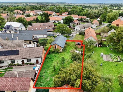 Prodej stavebního pozemku 1070 m²