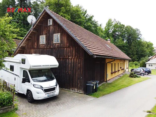 Prodej chalupy 400 m², pozemek 2527 m²