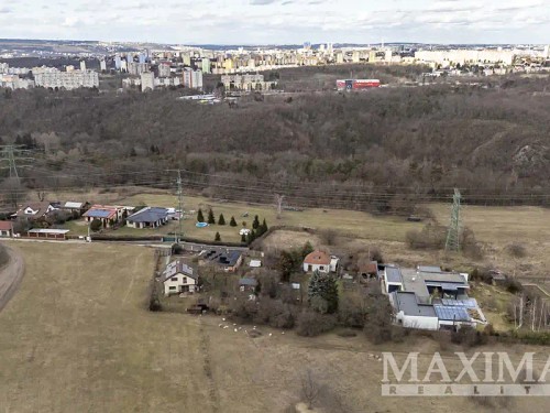 Prodej stavebního pozemku 890 m²