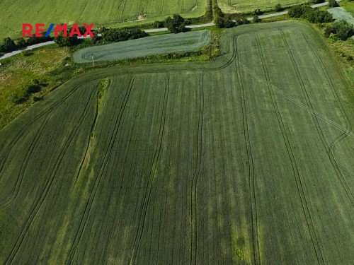 Prodej stavebního pozemku 1724 m²