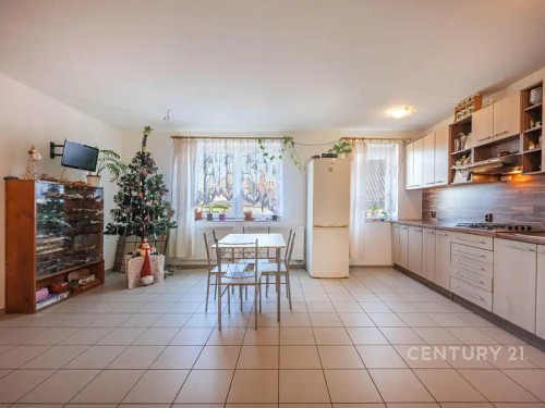 Prodej domu 240 m², pozemek 831 m²