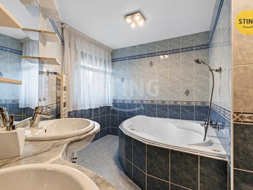 Prodej domu 215 m², pozemek 1157 m²