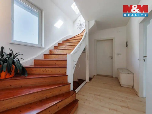 Prodej domu 240 m², pozemek 811 m²